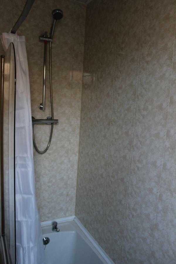 John St Town House - Self Catering - Guesthouse Style - Great Value Family And Double Rooms Workington Luaran gambar